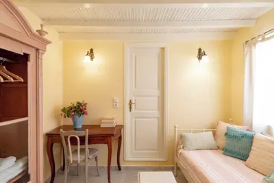 Image de Villa Maria-Syros, Daphné