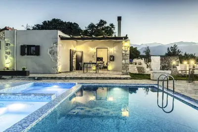 Villa traditionnelle confortable - Piscine privée - Parfait pour les familles avec enfants