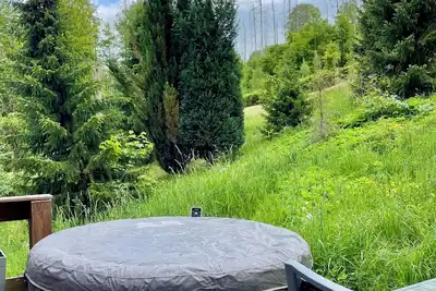 Image de Bungalow dans un endroit calme en forêt juste sur le sentier de randonnée