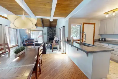 Image de 27 Tennis Village: Condo loft 2 Br / 2 Ba à Sunriver, pour 8 personnes