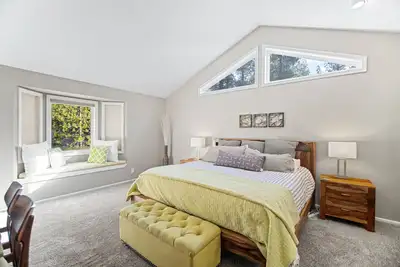 Image de 10 Flat Top Lane: 3 Br / 3. 5 maison de Ba à Sunriver, pour 8 personnes