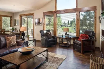 Image de 22 Cabines Caldera: 3 cabines Br / 4 Ba à Bend, pour 8 personnes