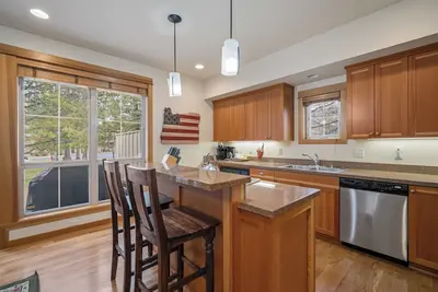 Image de 47 Fremont Crossing: 3 Br / 3. 5 Townhome Ba à Sunriver, pour 8 personnes