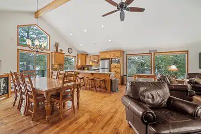 Image de 25 Mcnary Lane: 4 Br / 3. 5 maison de Ba à Sunriver, pour 10 personnes