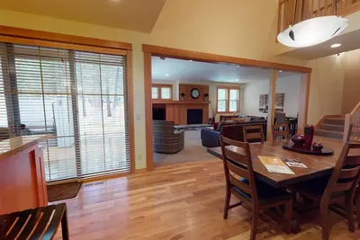 Image de 2 Fremont Crossing: 3 Br / 3. 5 Ba maison de ville à Sunriver, pour 6 personnes