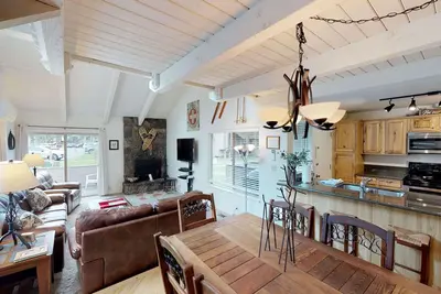 Image de 2 Tennis Village: Condo loft 2 Br / 2 Ba à Sunriver, pour 6 personnes