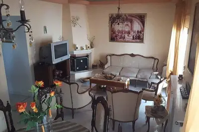 Image de \"Irini's Home\": un appartement luxueux et convivial idéal pour les familles et les amis