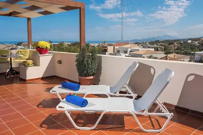 Image de Appartement Anthia coloré, vue sur la piscine, près de Réthymnon, Crète