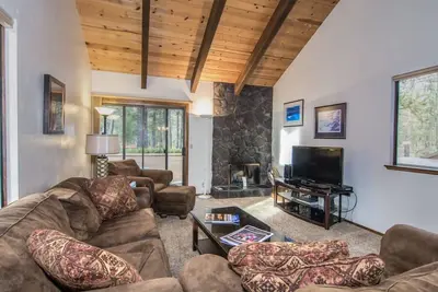 Image de 48 Tennis Village: 2 Br / 2 Ba loft condo à Sunriver, pour 6 personnes