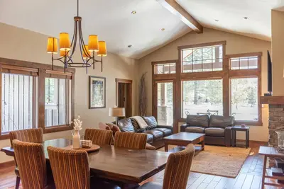 Image de 43 Cabine Caldera: 3 Br / 4 Ba cabine Ă Bend, pour 8 personnes