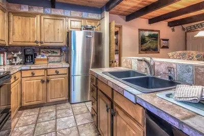 Image de 49 Tennis Village: Condo loft de 2 Br / 2 Ba à Sunriver, pour 8 personnes