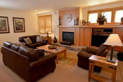 Image de 19 Fremont Crossing: 3 Br / 3. 5 Townhome Ba à Sunriver, pour 6 personnes