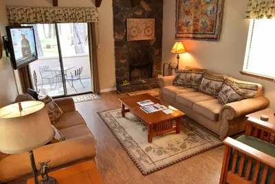 Image de 46 Tennis Village: Condo loft 2 Br / 2 Ba à Sunriver, pour 8 personnes