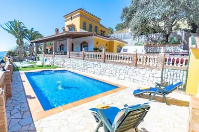 Cubo's Villa Ana Valtocado. Vues spectaculaires et piscine privée