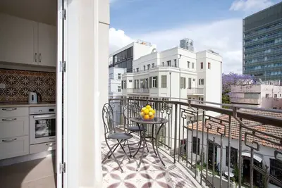 Image de Kalisher St - 3 Chambres Avec Parking Balcon