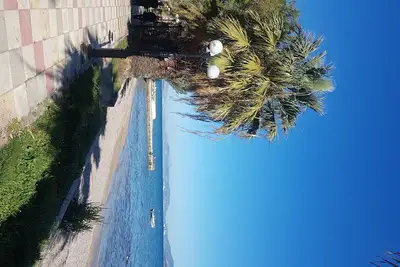 Image de Appartement élégant et moderne avec vue sur la mer