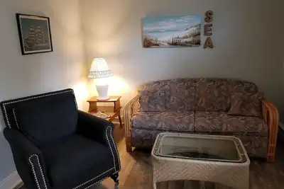 Image de Confortable 2 Br, 2 salle de bain complète dans la crête.
