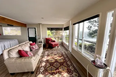 Image de Mendocino Coast Cliffside Cottage - Shangri-La