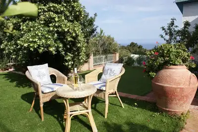 Image de Maison Avec Jardin. DERNIÈRE Minute Septembre
