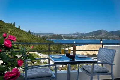 Image de Nouveau! Vous allez adorer cette superbe vue sur la mer depuis votre balcon!