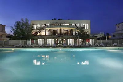 Image de Retraite côtière avec piscine