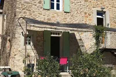 Image de Gîte 2-3 personnes dans maison de charme au coeur d'un havre de paix ensoleillé