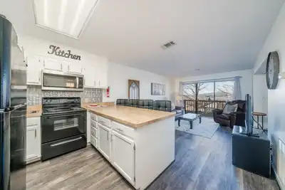 Image de Récemment rénové Condo 1 chambre / cuisine complète sur la Rive-Sud! Beaucoup de commodités!