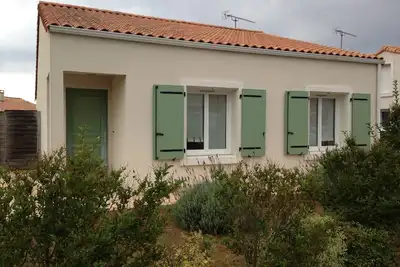 Image de Maison Individuelle 110 m2 (RdC + étage) Jardin Clos. Garage + parking extérieur