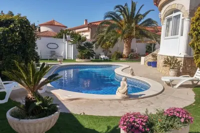 Image de Charmante villa avec piscine privée à Miami Platja!