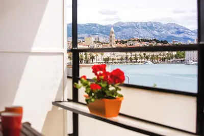 Appartement avec vue imprenable sur la vieille ville et la mer