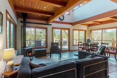 Image de Nouvelle Liste! Calme, animaux domestiques, maison familiale avec Wi-Fi et cuisine complète!