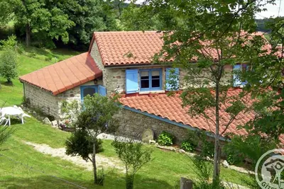 Image de Gîte Écologique à 10 min des Pistes avec Wi-Fi et Environnement Calme