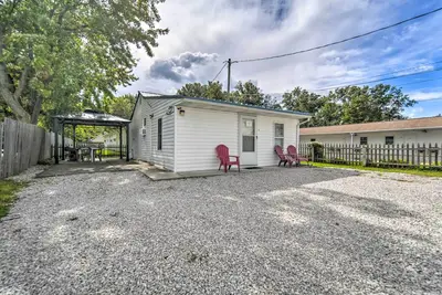 Image de Geneva-on-the-Lake Cottage w \/ Patio - Walk to Shore
