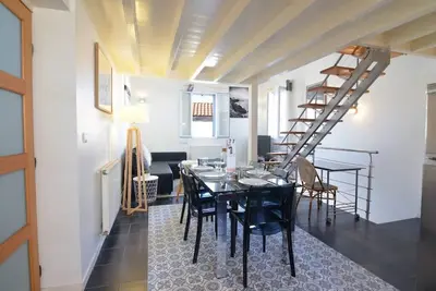 Image de Moderne Duplex Voltaire - centre-ville et plage