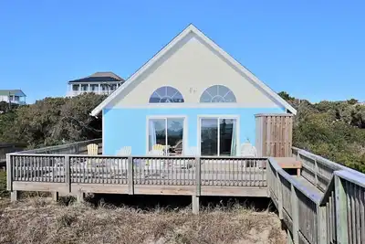 Image de Vue sur l'océan depuis cette maison face à l'océan