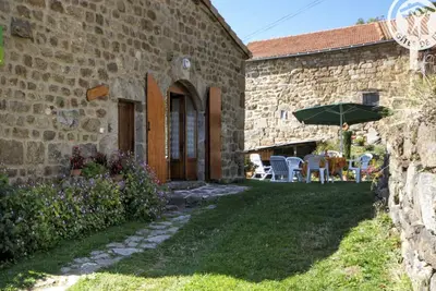 Image de Charmant Gîte 16e Siècle avec Cheminée, Terrasse et Jardin, Proche Ski et Vtt, Wifi Inclus