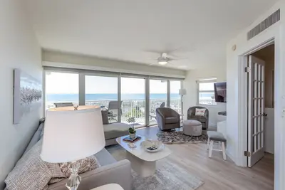 Image de Luxueux Oceanfront * Beachdrifter 201 Wrap sud-balcon enveloppant autour