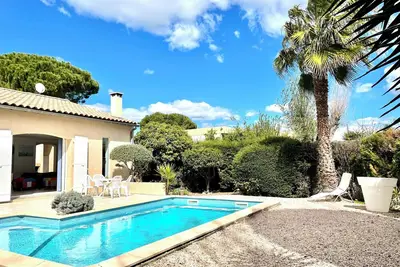Image de Magnifique Maison, piscine, calme et sans vis a vis, Clim, Quartier des Villas.
