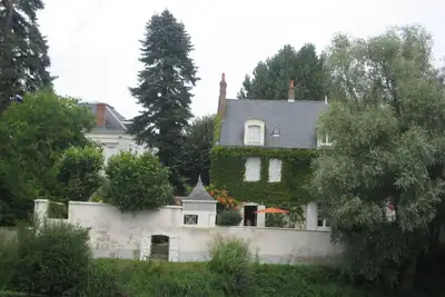 Image de Face au château de St Aignan, grande maison historique, de charme, 14 personnes.