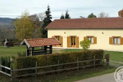 Image de Gîte de Charme en Rhône-Alpes : Terrasse, Cheminée, Jardin, Idéal Famille, Accessible Pmr