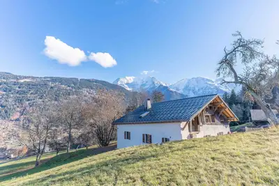 Image de Grande ferme rénovée face au Mont Blanc et sur les pistes