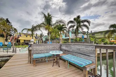 Image de New-Treasure Island Condo avec Bbq, Ă quelques pas de la plage!