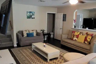 Image de Belle maison familiale près de l'aéroport d'Austin
