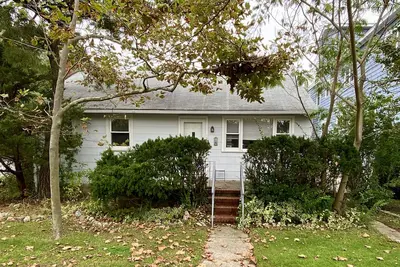 Image de Situé à proximité de la ville, des restaurants et à quelques pas de la plage