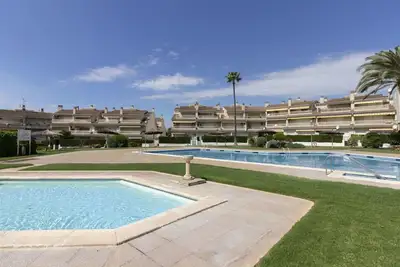 Image de Confortable appartement pour 6 personnes avec piscine, Wifi, climatisation, Tv, terrasse et parking