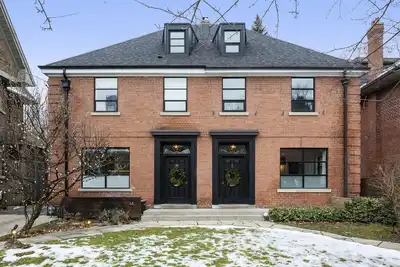 Image de Maison moderne de 4 chambres dans le centre de Toronto, Ă Rosedale, au centre-ville, pour les familles
