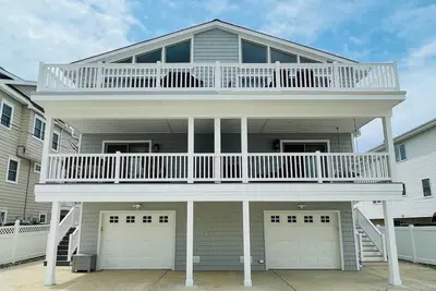 Image de Beach Block Townhouse dans une rue formidable.