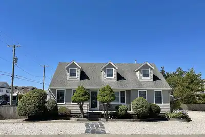 Image de Beaucoup d'espace à l'intérieur et à l'extérieur pour les rassemblements d'été en famille.