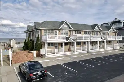 Image de Oceanfront! Unique en son genre!