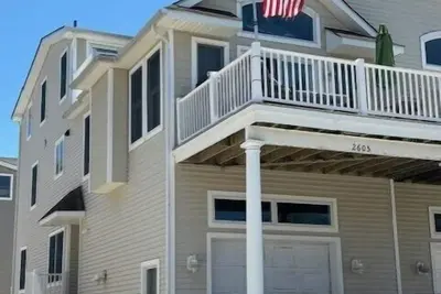 Image de C'est la maison parfaite pour une escapade en famille sur la rive!